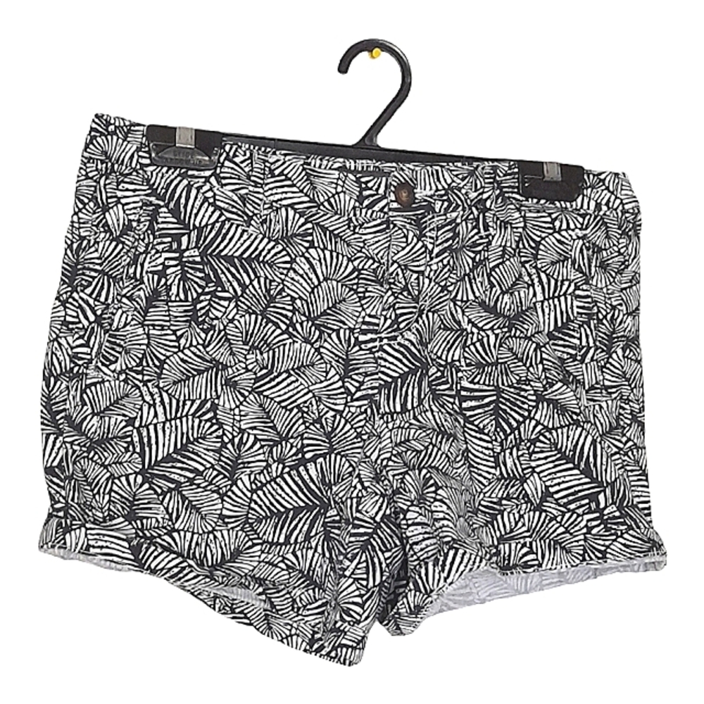 DENVER HAYES WOMENS SIZE 6 GREY AND WHITE LEAFY PATTERNED SHORTS - Picture 4 of 9